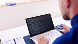 Độ trễ (latency) và cảm giác “mượt” là gì