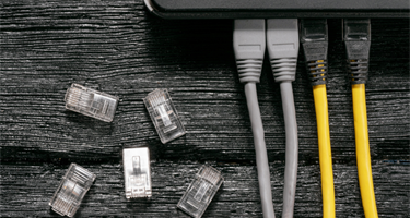 Vì sao mạng máy tính thường chậm khi trời mưa?