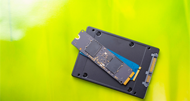 SSD NVMe vs SATA trong thực tế nhanh hơn bao nhiêu