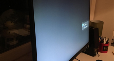 Tấm nền IPS hở sáng là lỗi hãy tính năng